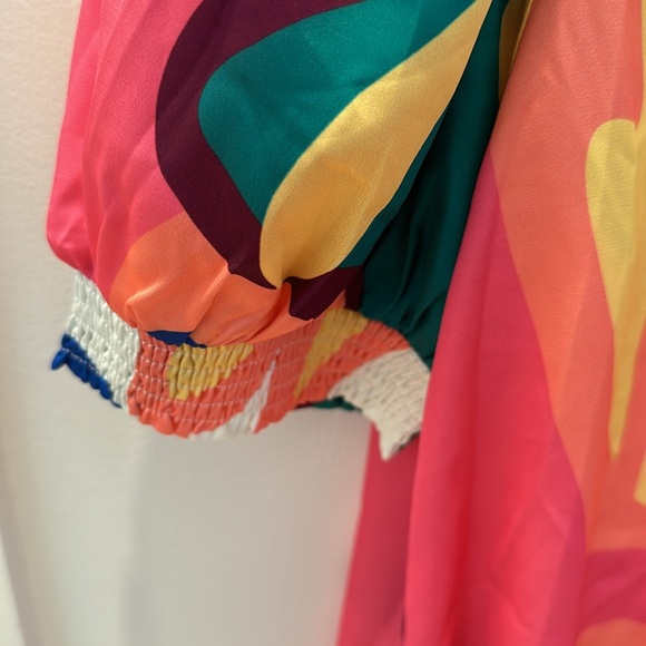 NWT Multi color blouse size medium. - Picture 3 of 4